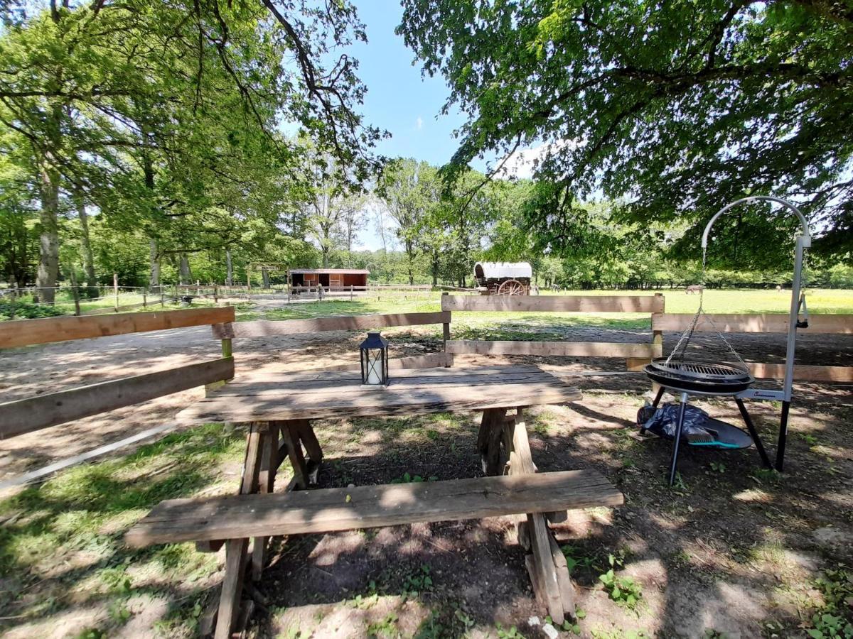 La Cabane Du Cowboy Villa Saint-Privé Buitenkant foto